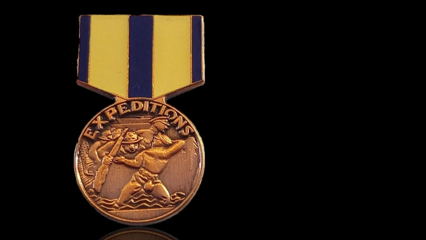 U.S MILITARY NAVY EXPEDITIONARY MEDAL HAT LAPEL PIN MINIATURE SIZE 1 1/8" NEW