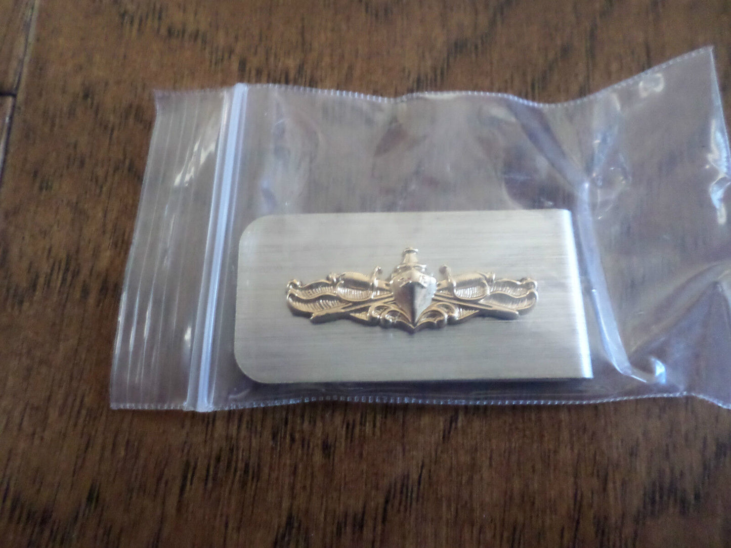 U.S MILITARY NAVY GOLD OFFICERS SURFACE WARFARE METAL MONEY CLIP U.S.A MADE