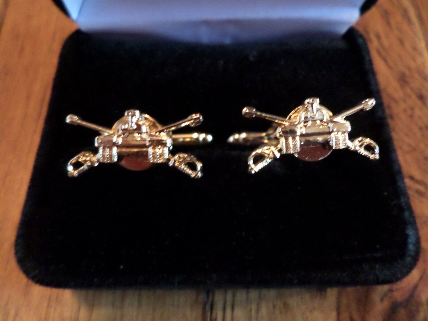 U.S MILITARY ARMY ARMORED CUFFLINKS WITH JEWELRY BOX 1 SET CUFF LINKS BOXED