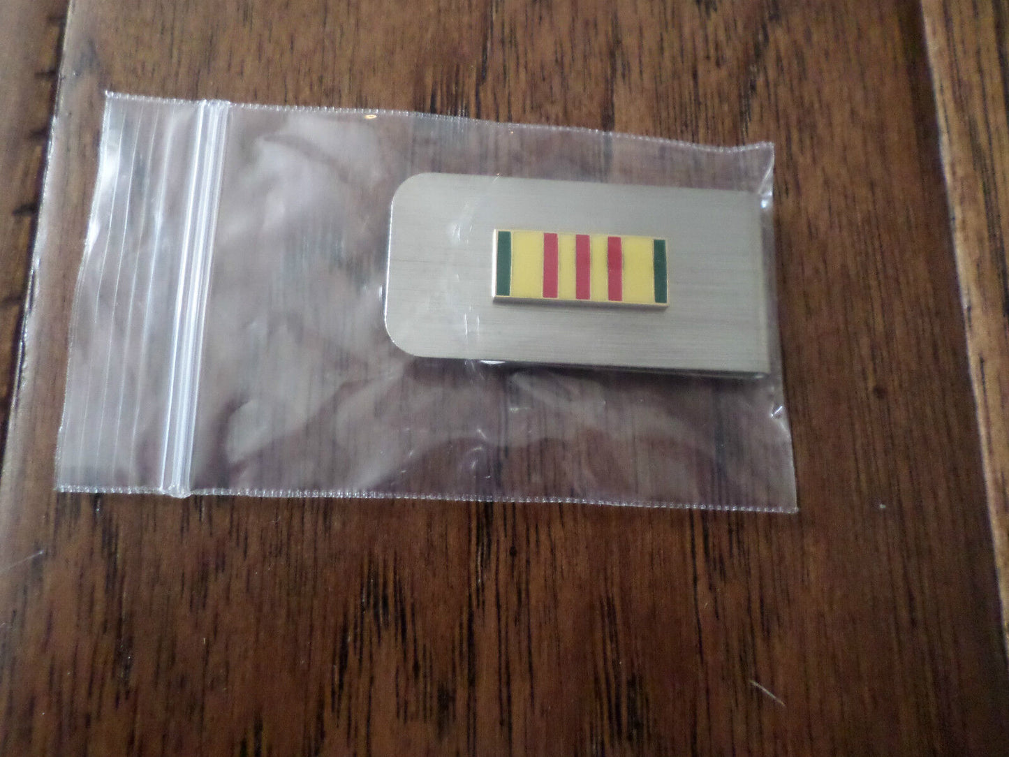 U.S MILITARY VIETNAM SERVICE RIBBON PIN STAINLESS STEEL MONEY CLIP