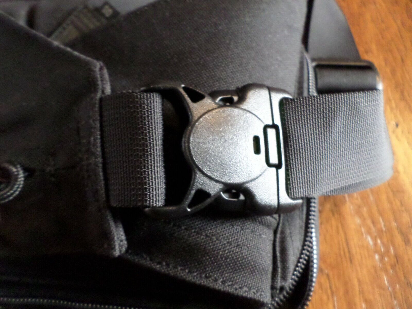 Concealed Weapon Fanny Pack with Thumb Break Blackhawk 60WF05BK Medium Frame