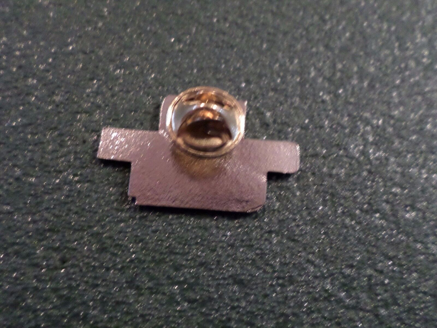 U.S MILITARY NAVY SHIP USS CONSTELLATION CV-64 HAT LAPEL PIN CLUTCH BACK