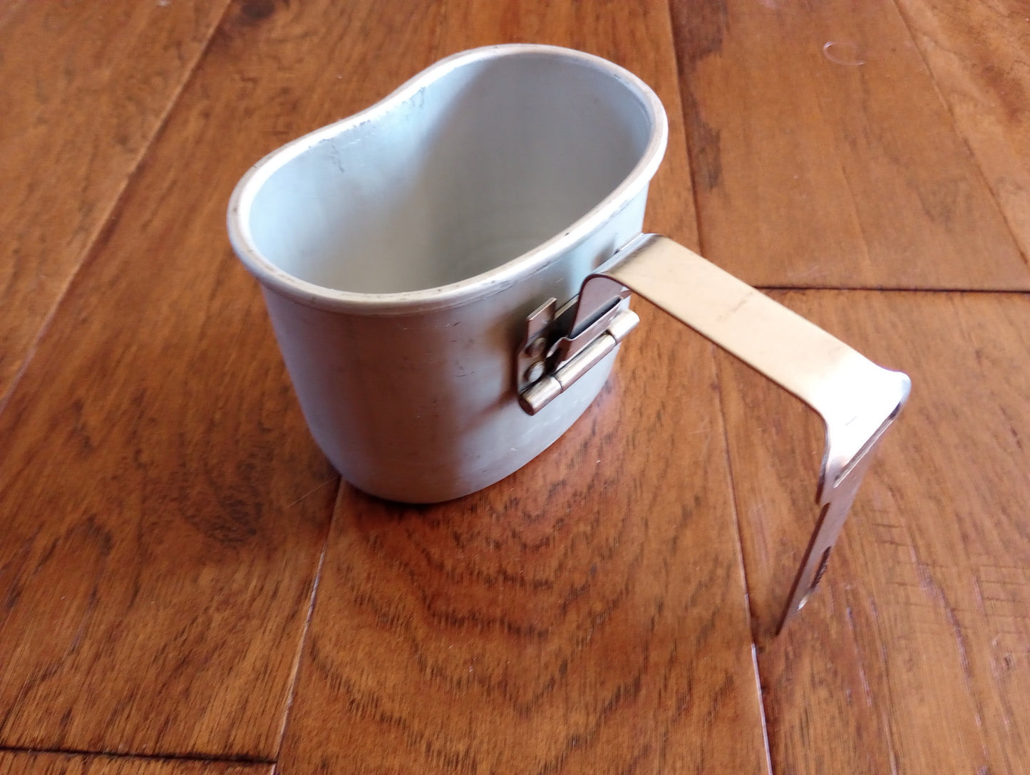 BELGIAN MILITARY CANTEEN CUP FOLDING HANDLE M1910 ARMY ISSUE GENUINE SURPLUS