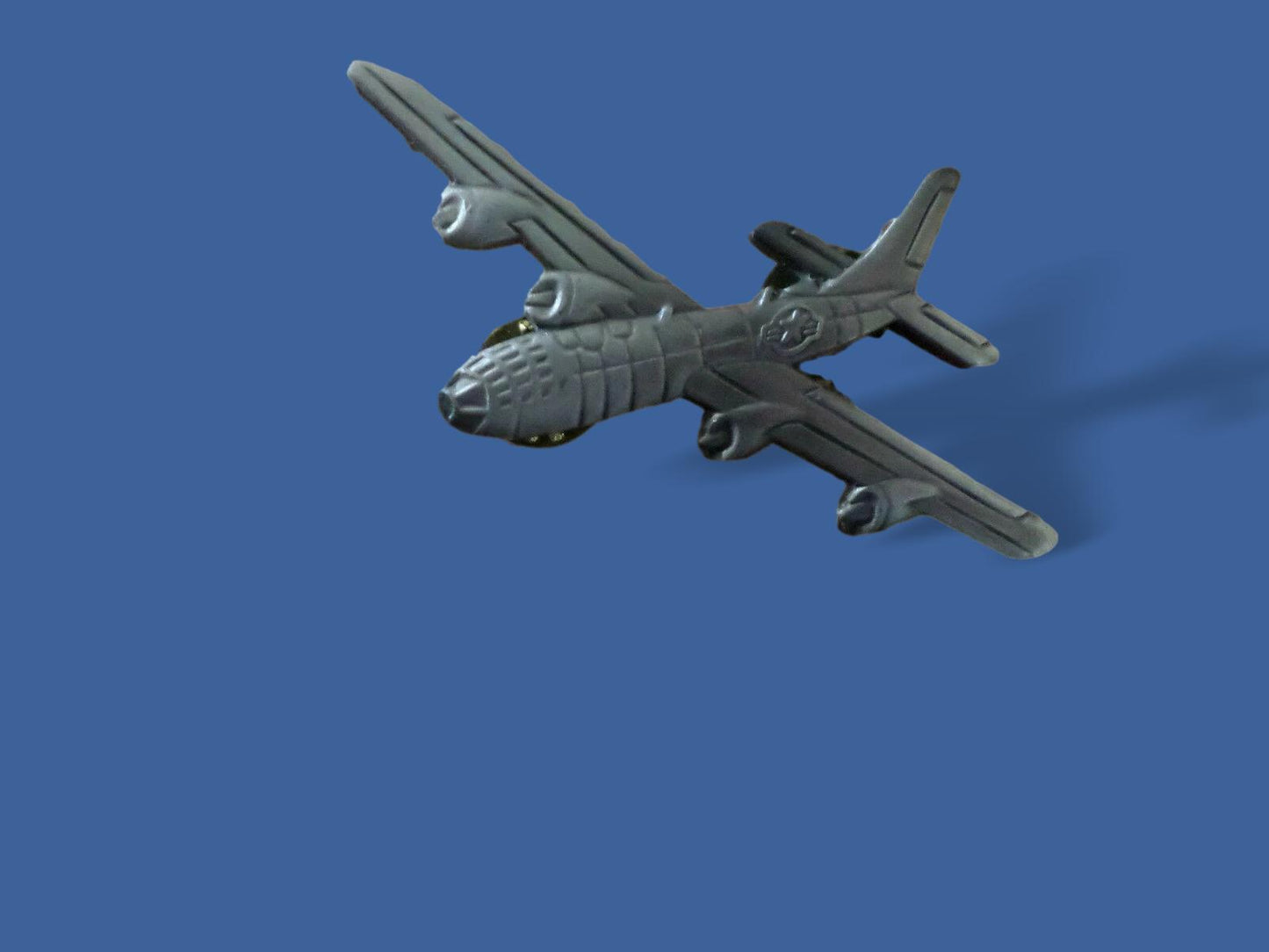 U.S MILITARY B-29 SUPERFORTRESS BOMBER PLANE HAT PIN BADGE DOUBLE CLUTCH BACK