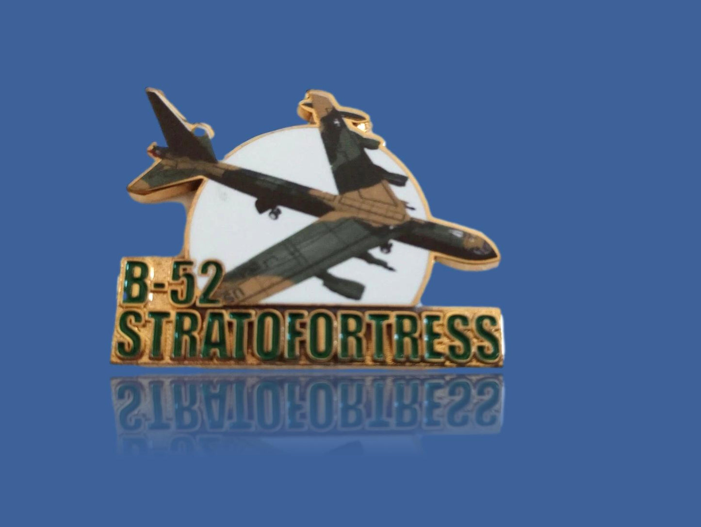U.S MILITARY B-52 STRATOFORTRESS BOMBER PLANE HAT PIN DOUBLE CLUTCH BACK