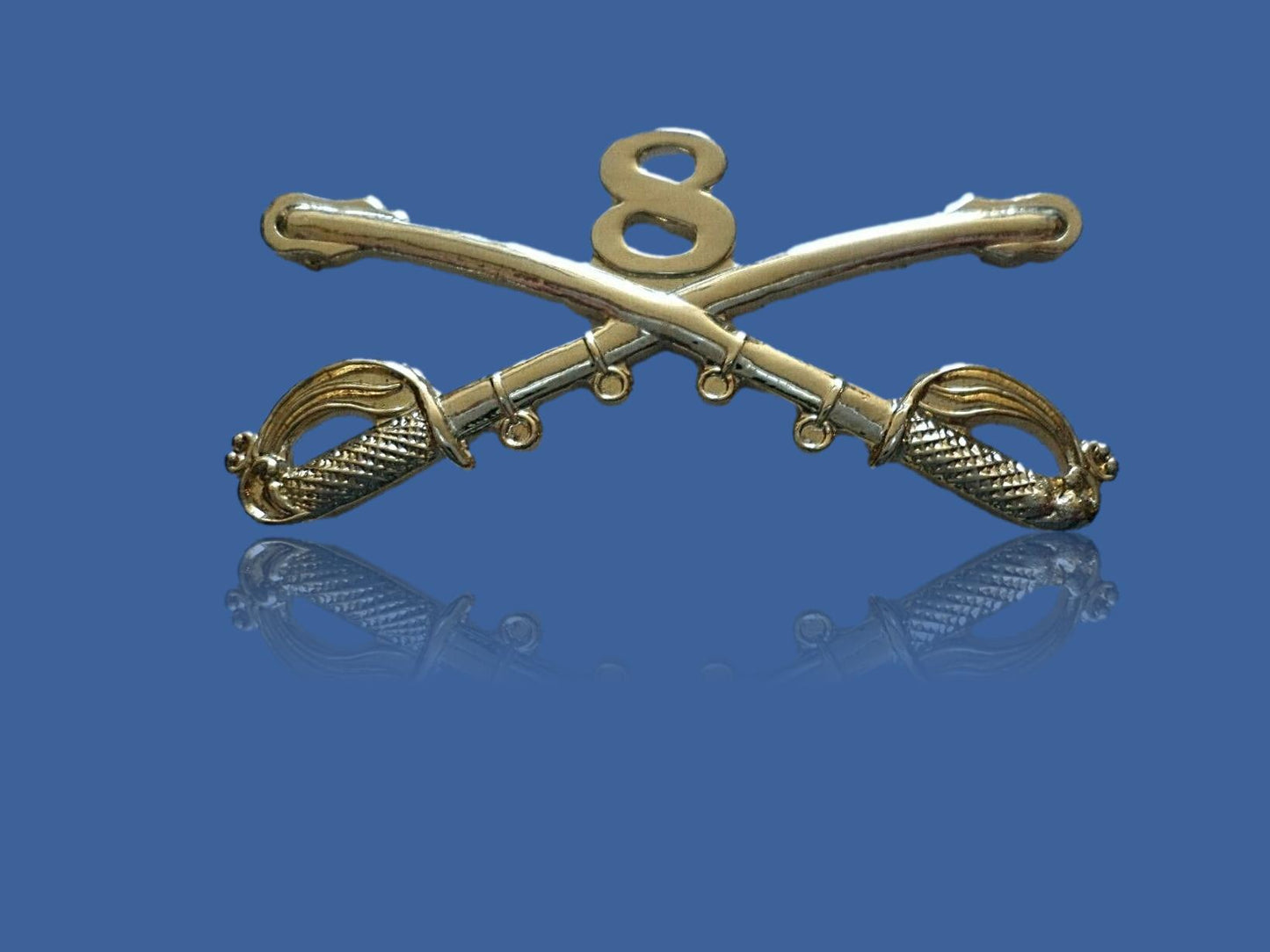 8th CAVALRY SWORDS SABERS  MILITARY HAT PIN  CAVALRY REGIMENT BADGE U.S ARMY