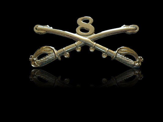 8th CAVALRY SWORDS SABERS  MILITARY HAT PIN  CAVALRY REGIMENT BADGE U.S ARMY