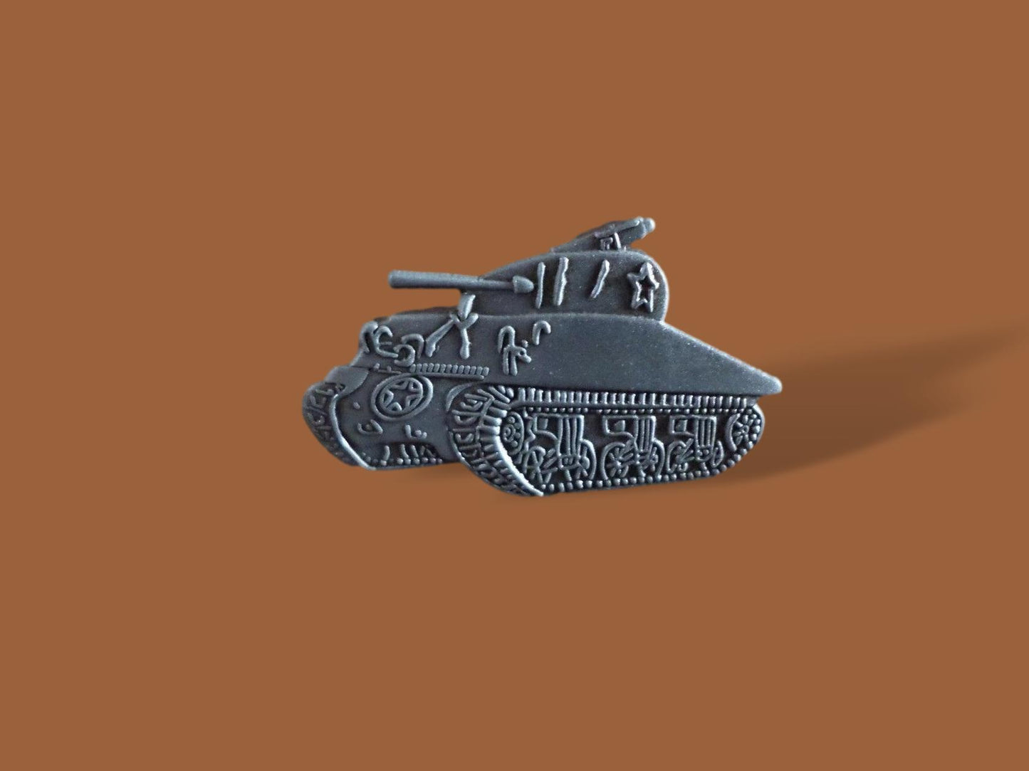 U.S MILITARY SHERMAN TANK HAT PIN BADGE U.S ARMY MARINE CORPS U.S MILITARY TANKS
