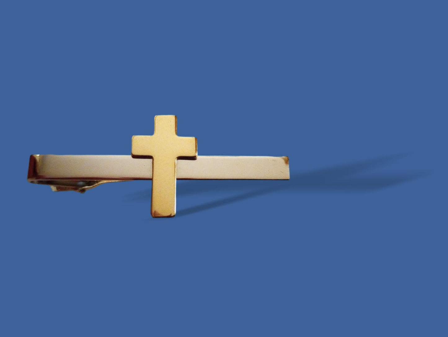GOLD CHRISTIAN CROSS TIE BAR TIE TAC CHAPLAIN CROSS U.S.A MADE CLIP ON STYLE