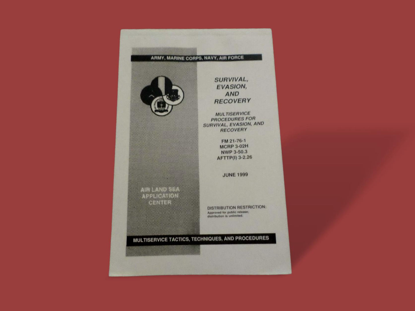 U.S ARMY SURVIVAL EVASION AND RECOVERY HANDBOOK CONCEALMENT SHELTER GUIDE BOOK
