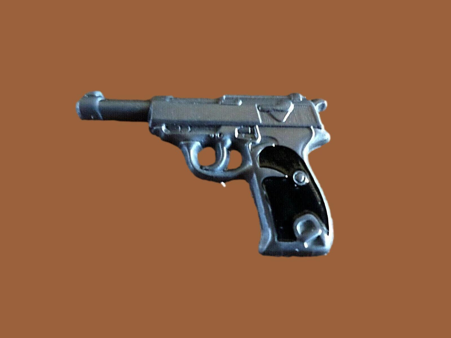 P-38 GERMAN AUTOMATIC PISTOL HAT PIN LAPEL PIN SILVER IN COLOR