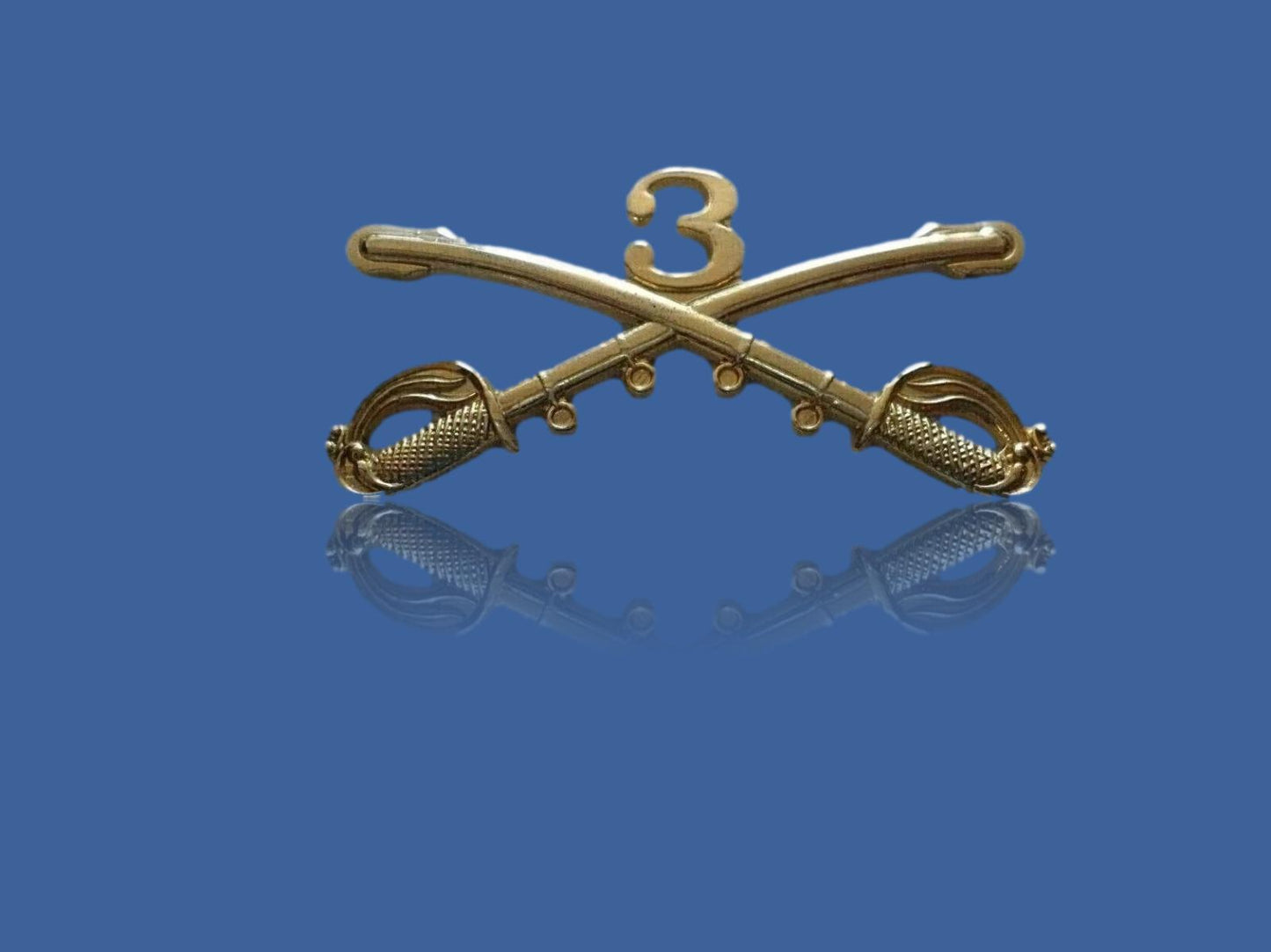 3rd CAVALRY SWORDS SABERS  MILITARY HAT PIN 3rd CAVALRY REGIMENT BADGE U.S ARMY