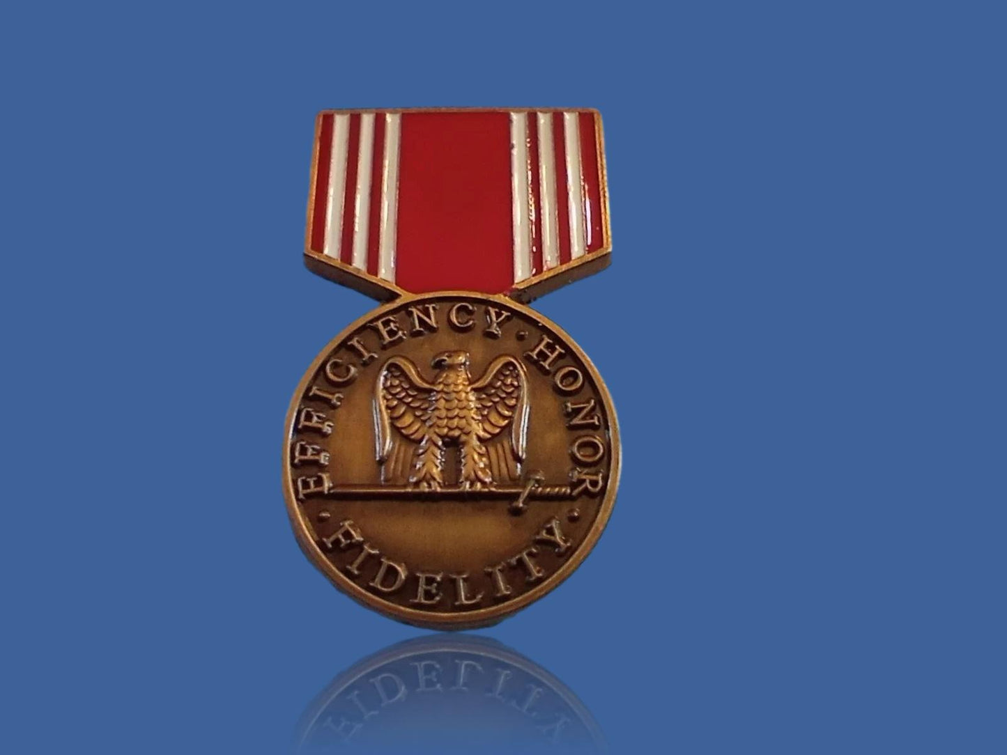 U.S MILITARY ARMY GOOD CONDUCT MEDAL HAT LAPEL PIN MINI SIZE 1 1/8"