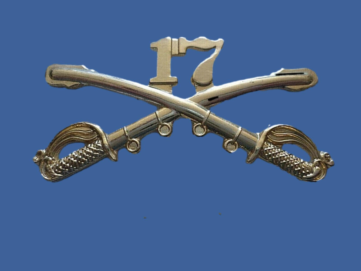 17th CAVALRY SWORDS SABERS MILITARY HAT PIN 17th CAVALRY REGIMENT BADGE U.S ARMY