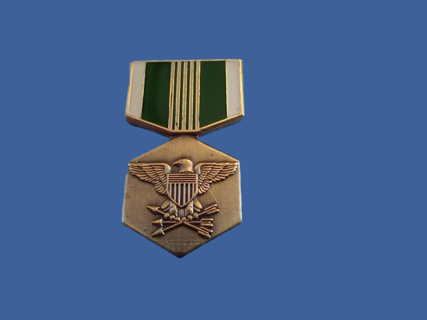 U.S MILITARY ARMY COMMENDATION MEDAL HAT LAPEL PIN MINIATURE SIZE 1 1/8" NEW