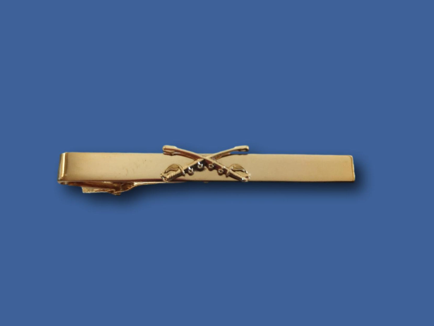 U.S MILITARY CAVALRY CROSS SABERS SWORDS TIE BAR TIE TAC MADE IN THE U.S.A