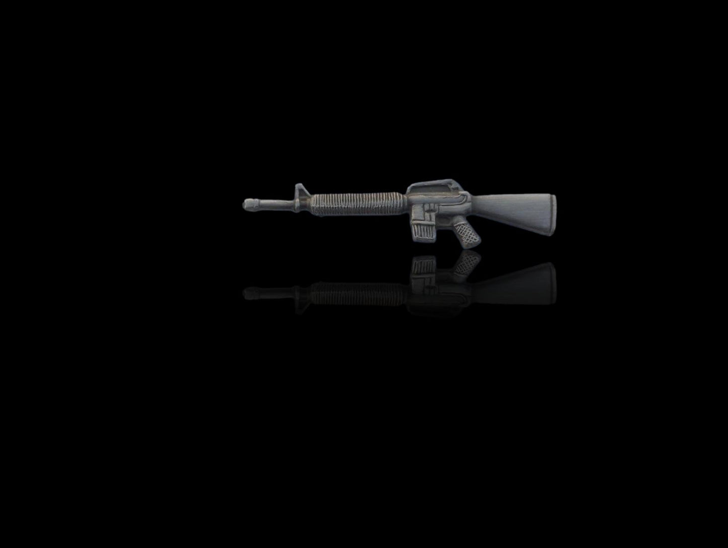 U.S MILITARY M-16  RIFLE HAT PIN LAPEL PIN
