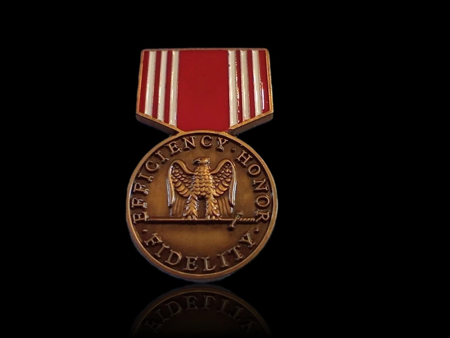 U.S MILITARY ARMY GOOD CONDUCT MEDAL HAT LAPEL PIN MINI SIZE 1 1/8"