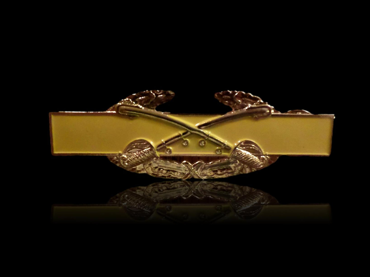 U.S MILITARY COMBAT CAVALRY HAT PIN BADGE DOUBLE CLUTCH BACK CROSSED SWORDS