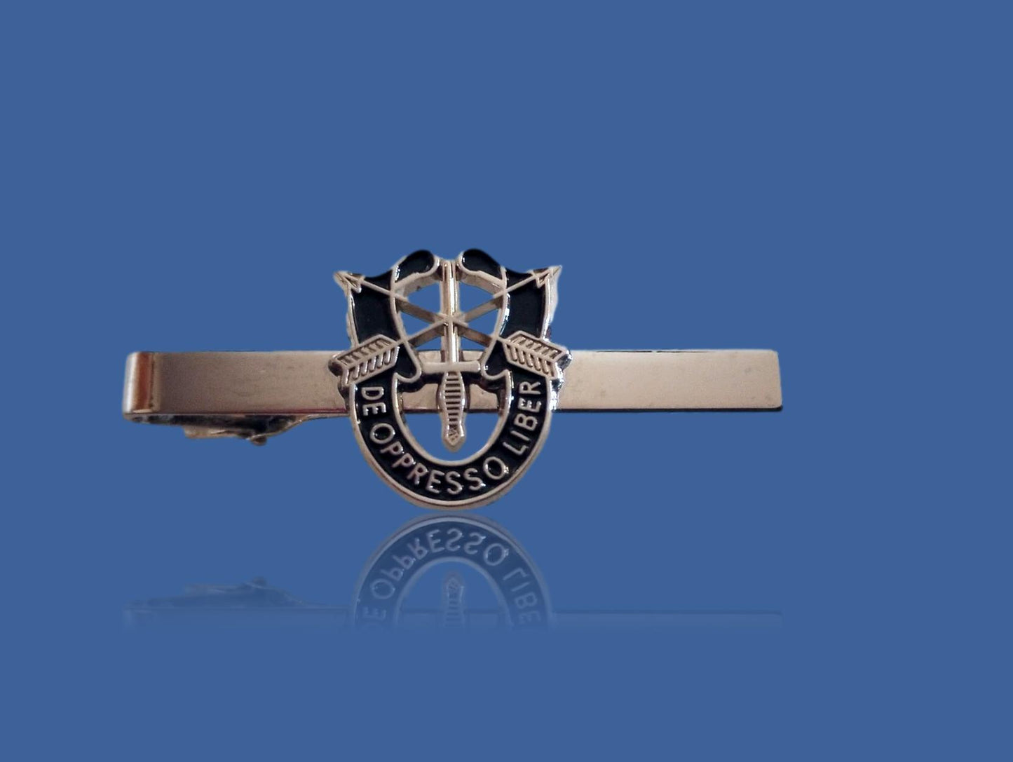 U.S MILITARY ARMY SPECIAL FORCES TIE BAR OR TIE TAC CLIP ON TYPE U.S.A MADE