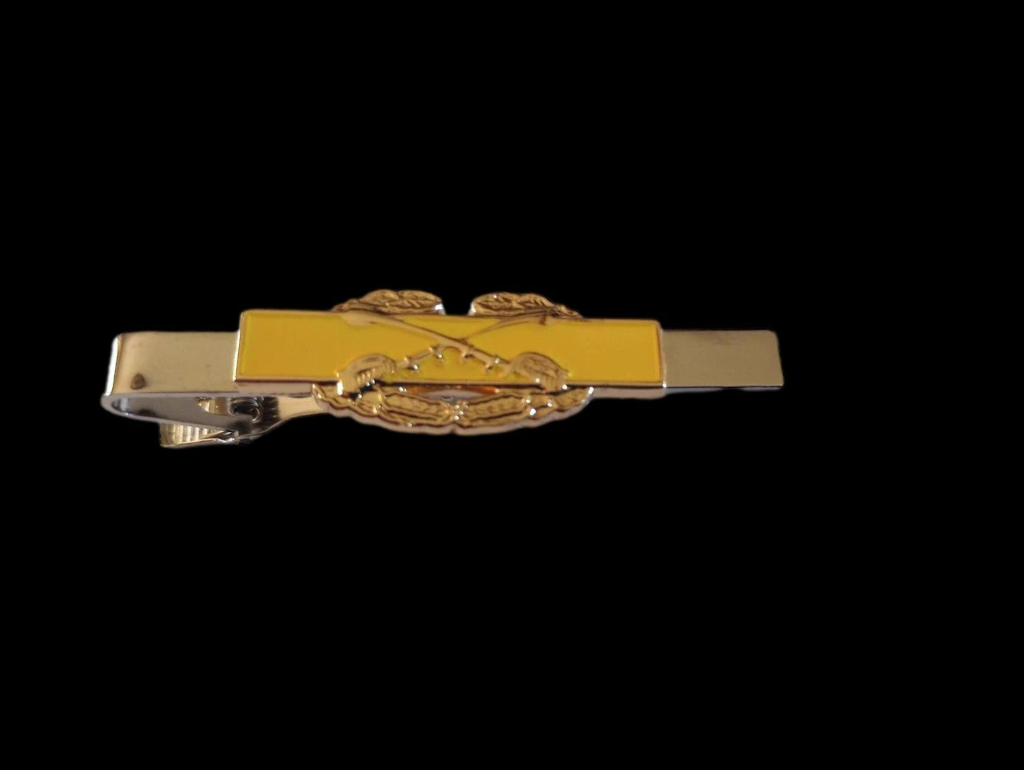 U.S MILITARY ARMY COMBAT CAVALRY BADGE TIE BAR OR TIE TAC CLIP ON TYPE USA MADE