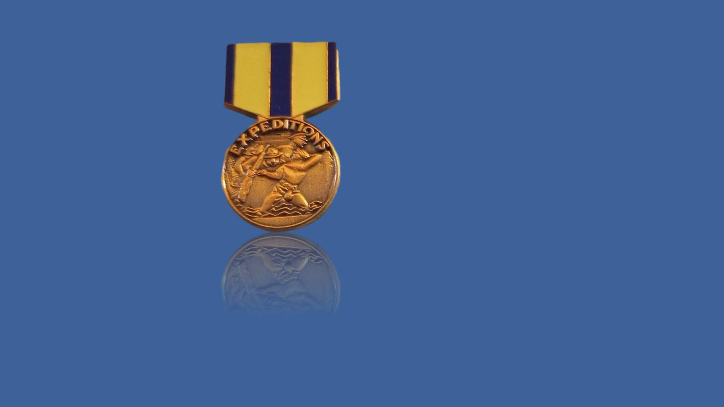 U.S MILITARY NAVY EXPEDITIONARY MEDAL HAT LAPEL PIN MINIATURE SIZE 1 1/8" NEW