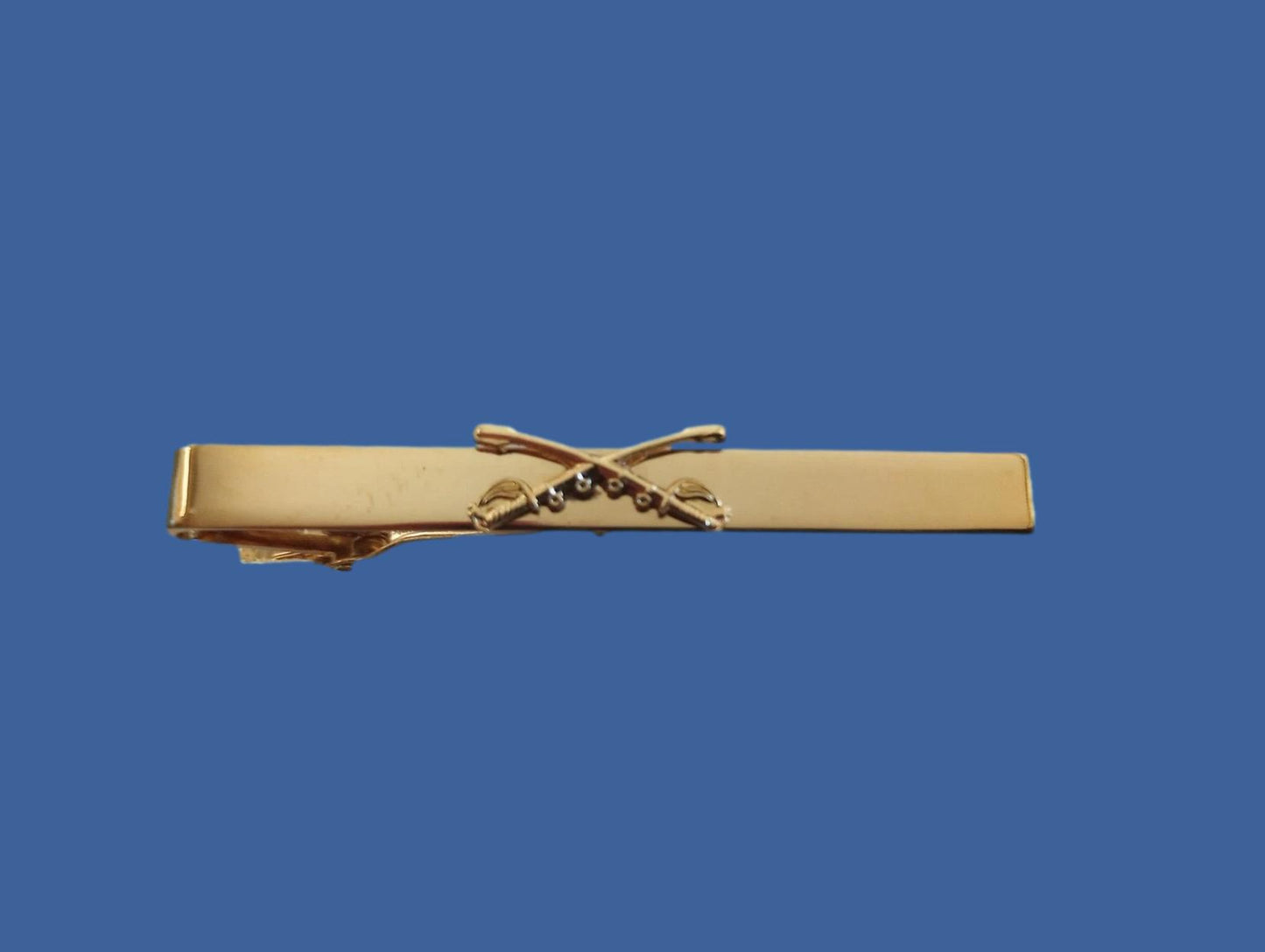 U.S MILITARY CAVALRY CROSS SABERS SWORDS TIE BAR TIE TAC MADE IN THE U.S.A