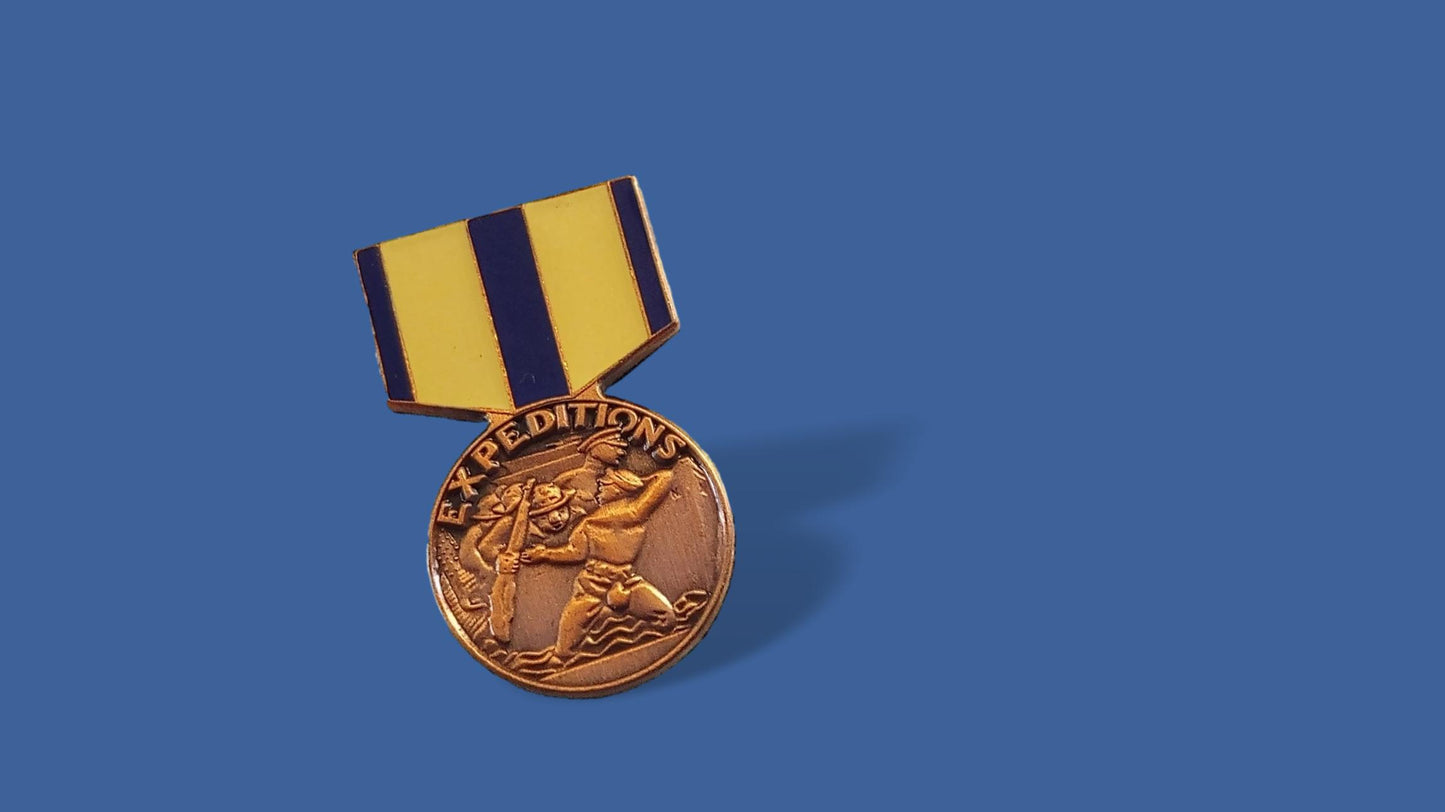 U.S MILITARY NAVY EXPEDITIONARY MEDAL HAT LAPEL PIN MINIATURE SIZE 1 1/8" NEW