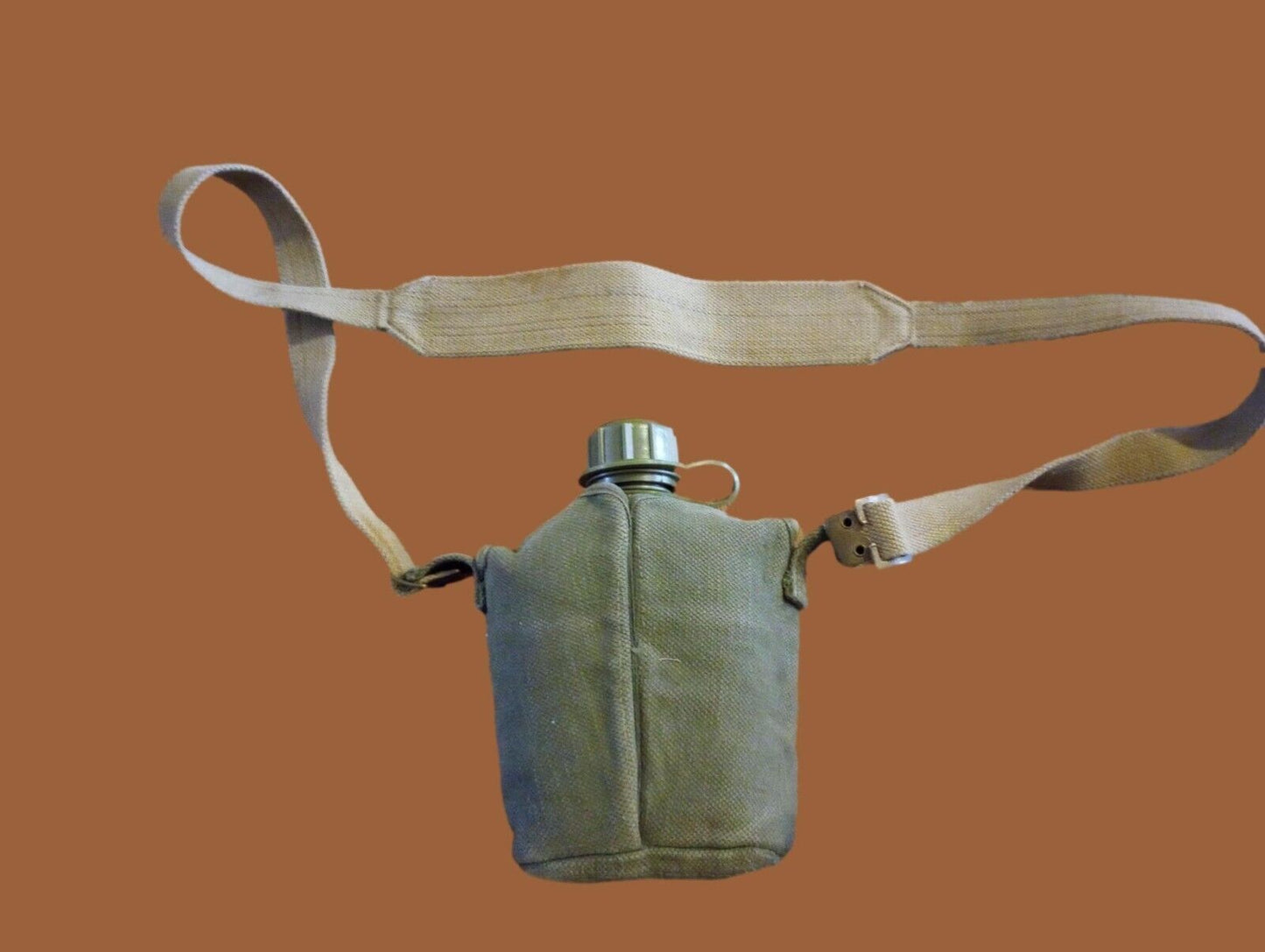 BELGIAN MILITARY ARMY CANTEEN WITH COVER & SHOULDER STRAP NEW CANTEEN