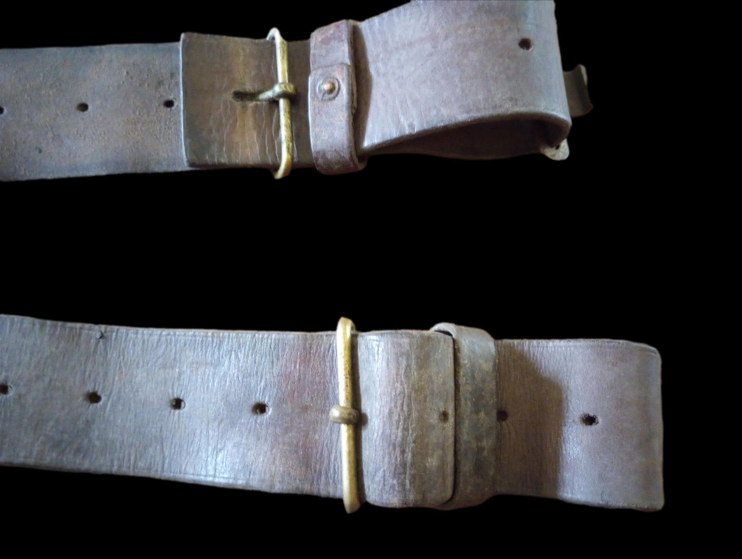 WWII BRITISH MILITARY LEATHER COMBAT BELT P-37 P-39 EARLY WWII VERSION