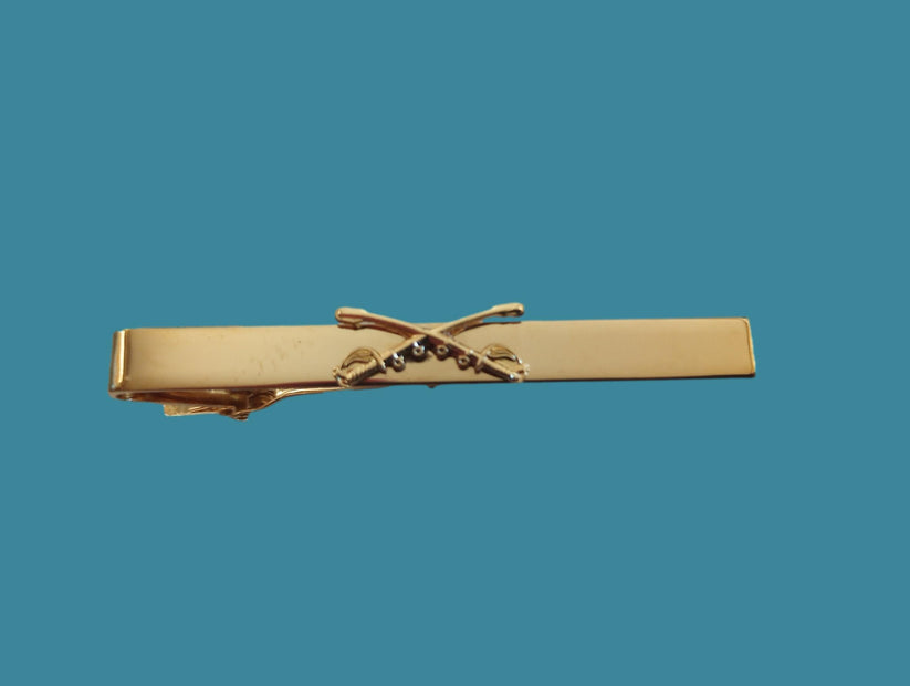 U.S MILITARY CAVALRY CROSS SABERS SWORDS TIE BAR TIE TAC MADE IN The U S A - Foto 10