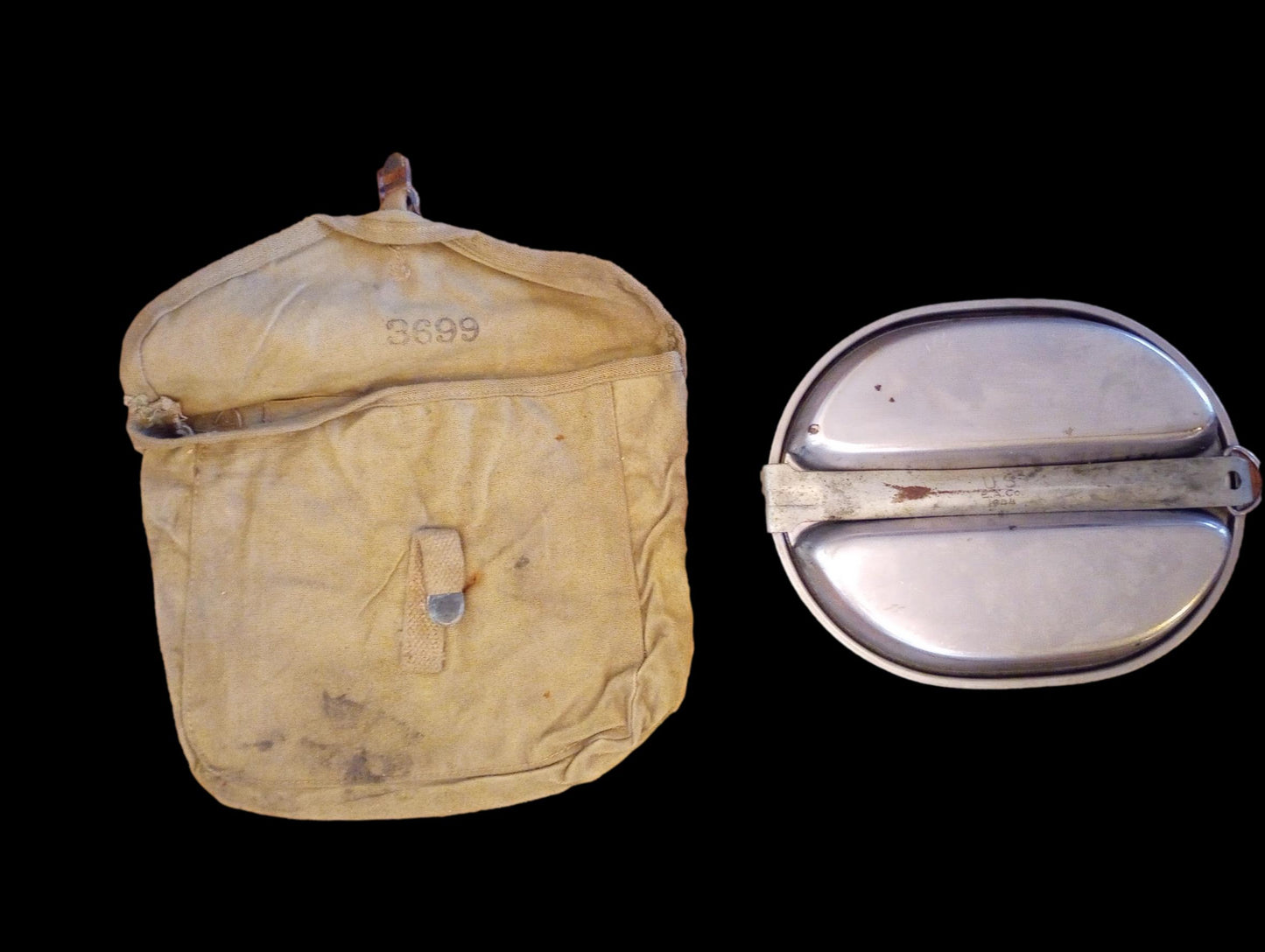 WWII U.S MILITARY MESS KIT WITH MEAT CAN POUCH 1944 KHAKI M-1928 GENUINE SET