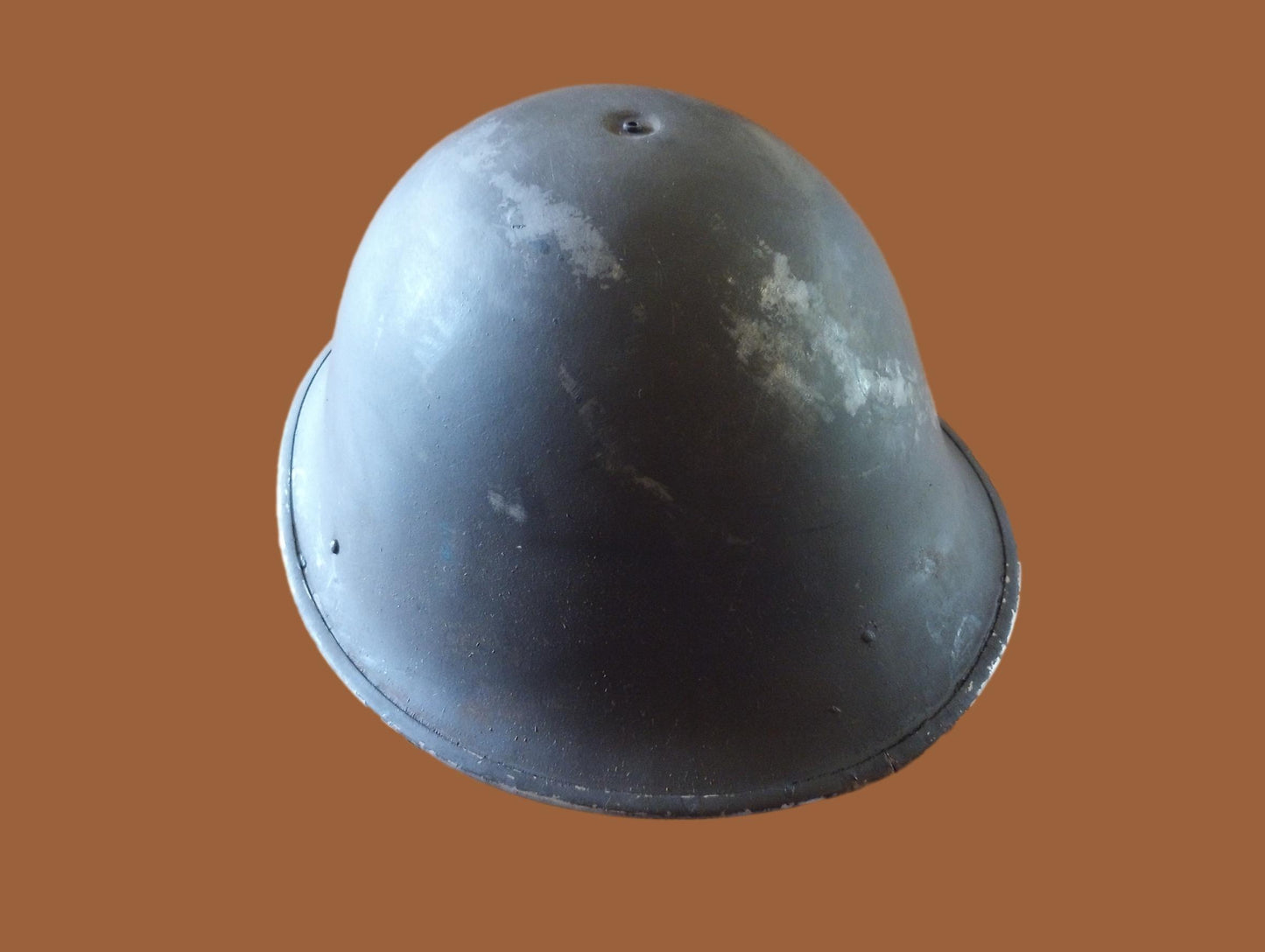 BRITISH MILITARY P-44 MK IV HELMET TURTLE BACK 1945 DATED D-DAY INVASION HELMET