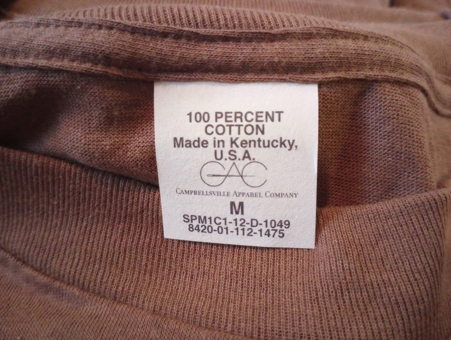 U.S MILITARY ATHLETIC T-SHIRT SHORT SLEEVE SIZE  MEDIUM BROWN U.S.A MADE