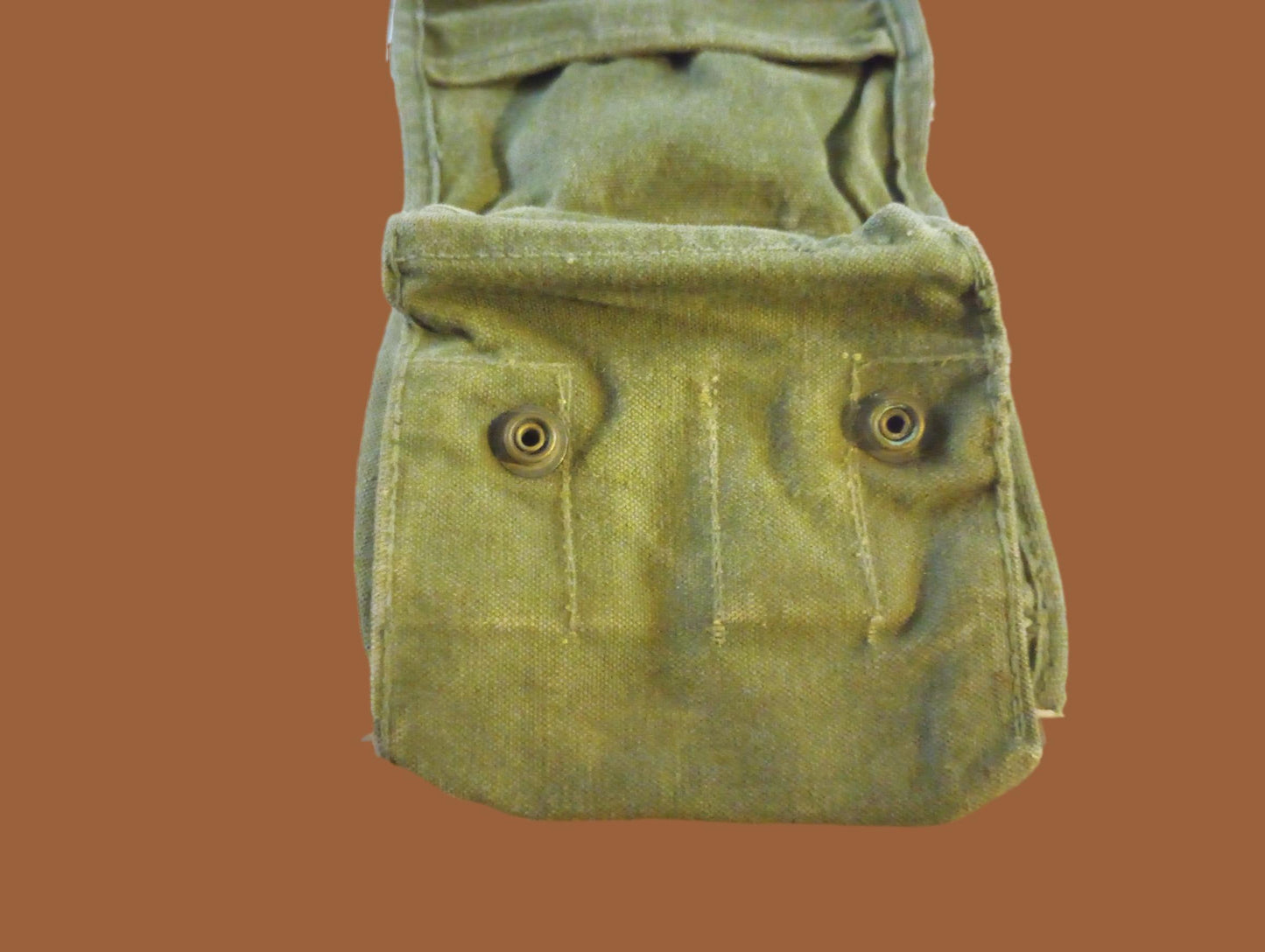 U.S MILITARY VIETNAM WAR ISSUE JUNGLE FIRST AID KIT POUCH AND BANDAGE