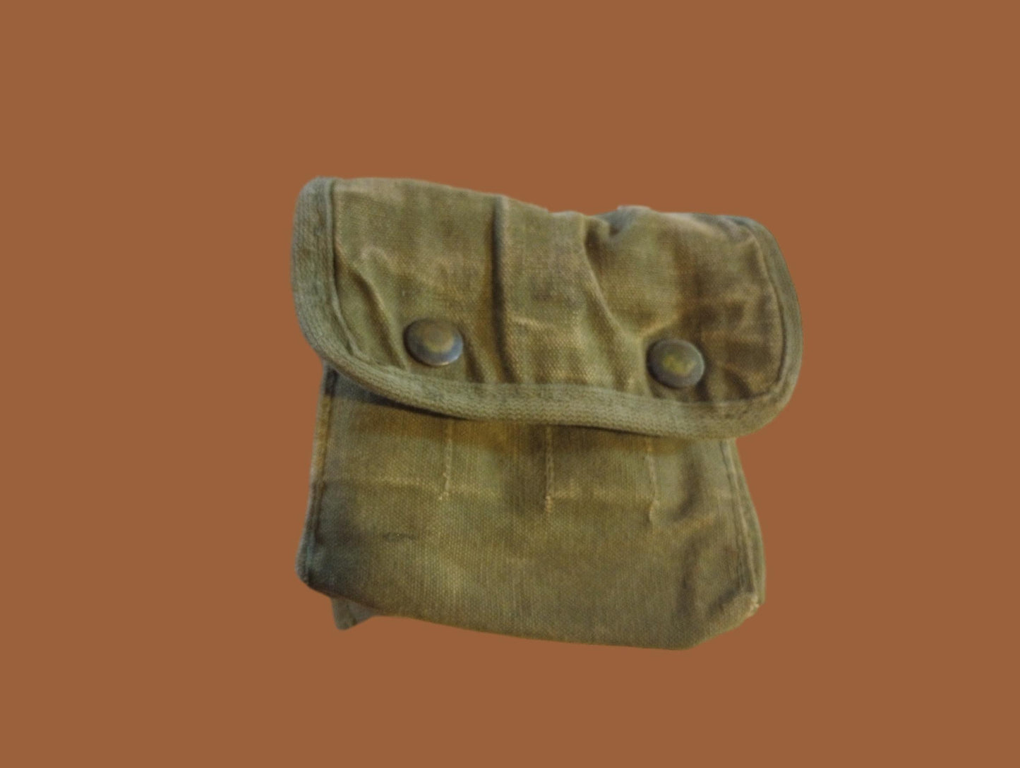 U.S MILITARY VIETNAM WAR ISSUE JUNGLE FIRST AID KIT POUCH AND BANDAGE