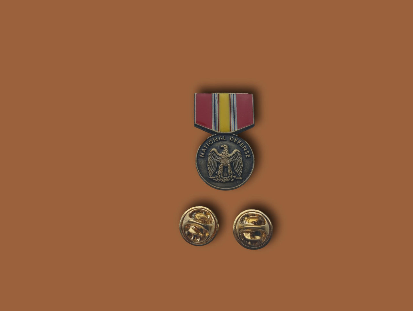 U.S MILITARY NATIONAL DEFENSE MEDAL HAT LAPEL PIN MINIATURE SIZE 1 1/8" NEW