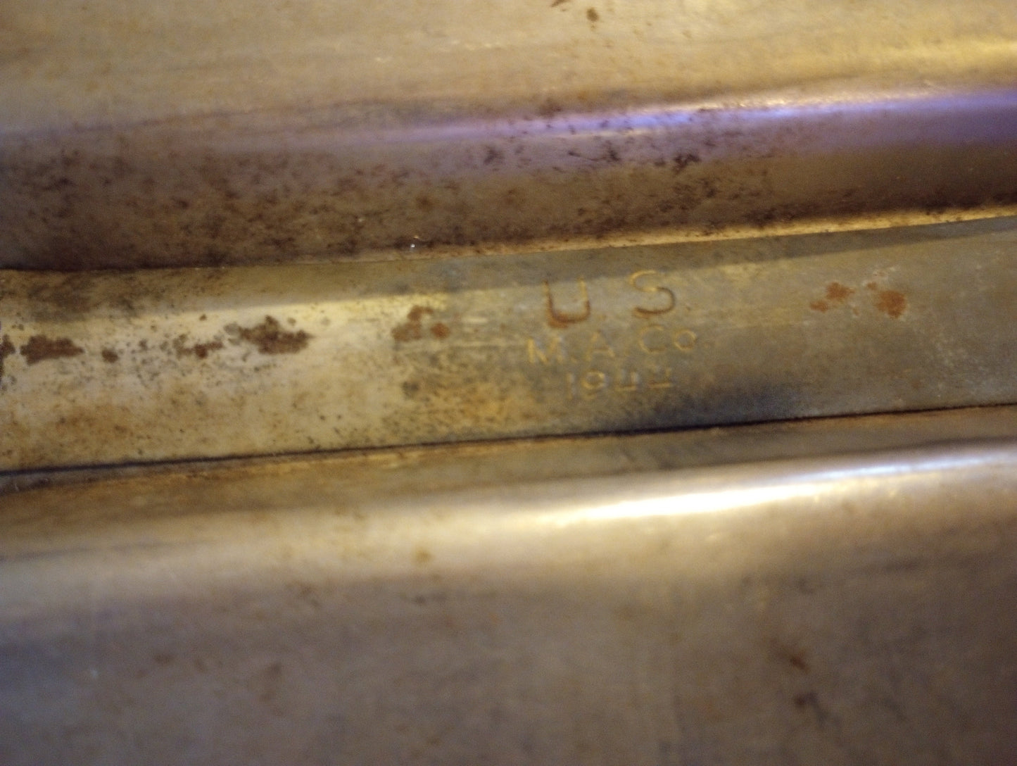 WWII U.S MILITARY MESS KIT WITH MEAT CAN POUCH 1944 KHAKI M-1928 GENUINE SET