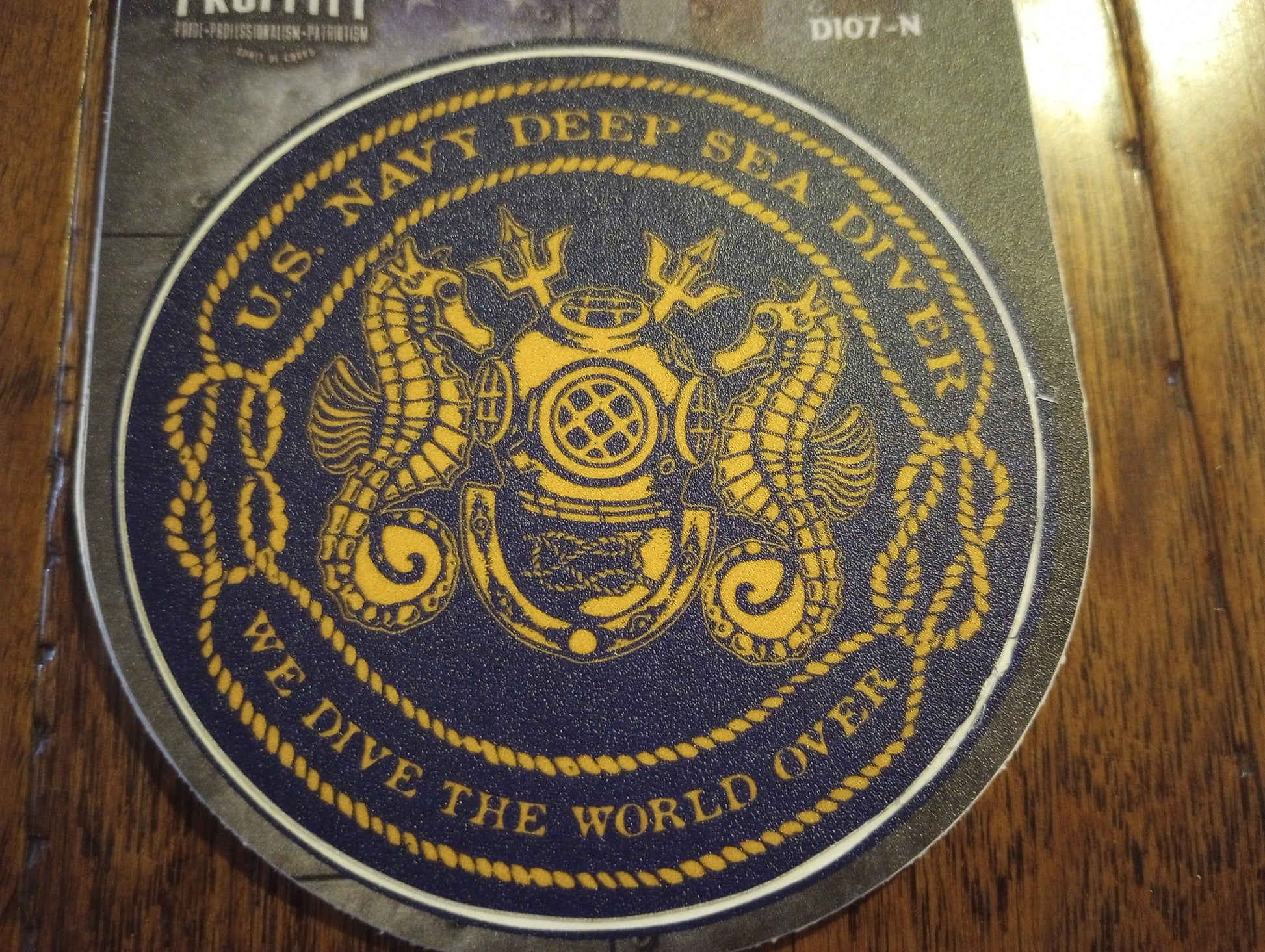 U.S MILITARY NAVY DEEP SEA DIVERS WINDOW DECAL STICKER 3.75