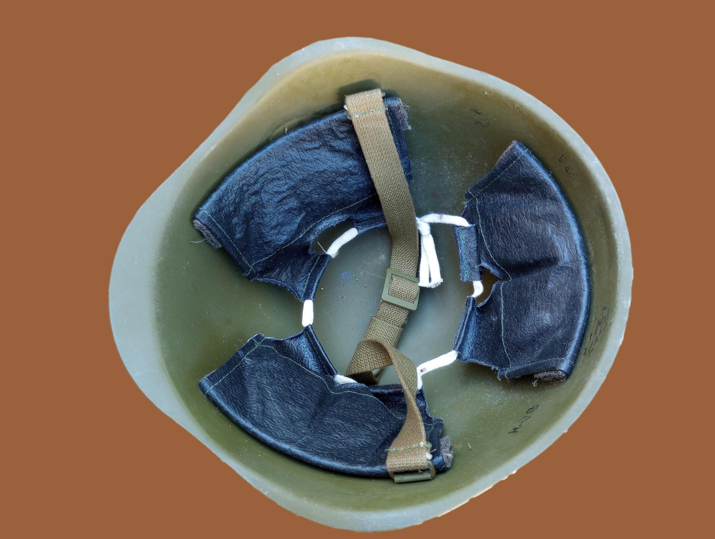 POST WWII RUSSIAN SSH-40 HELMET WITH LINER AND CHIN STRAP 1957