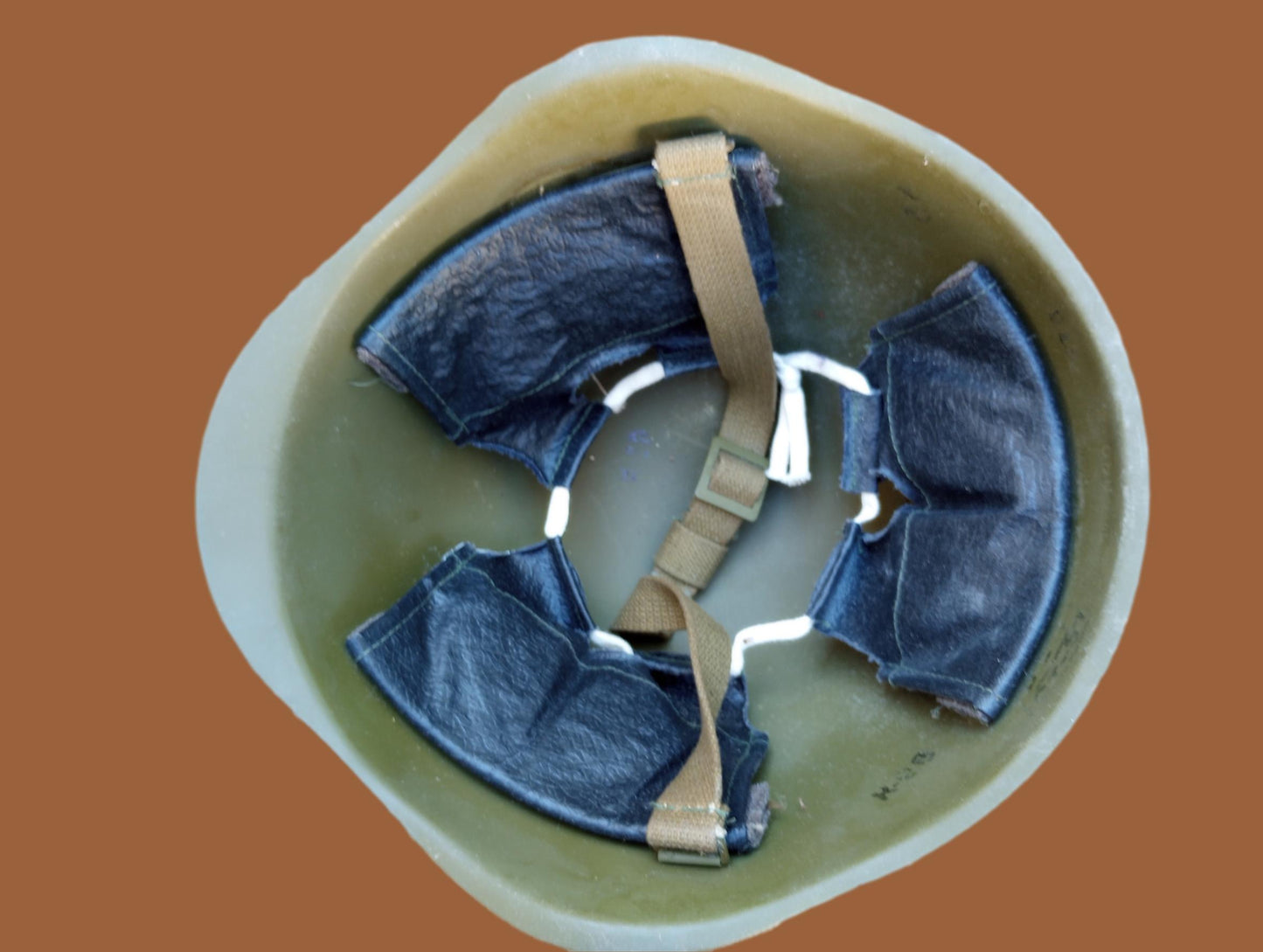 POST WWII RUSSIAN SSH-40 HELMET WITH LINER AND CHIN STRAP 1957