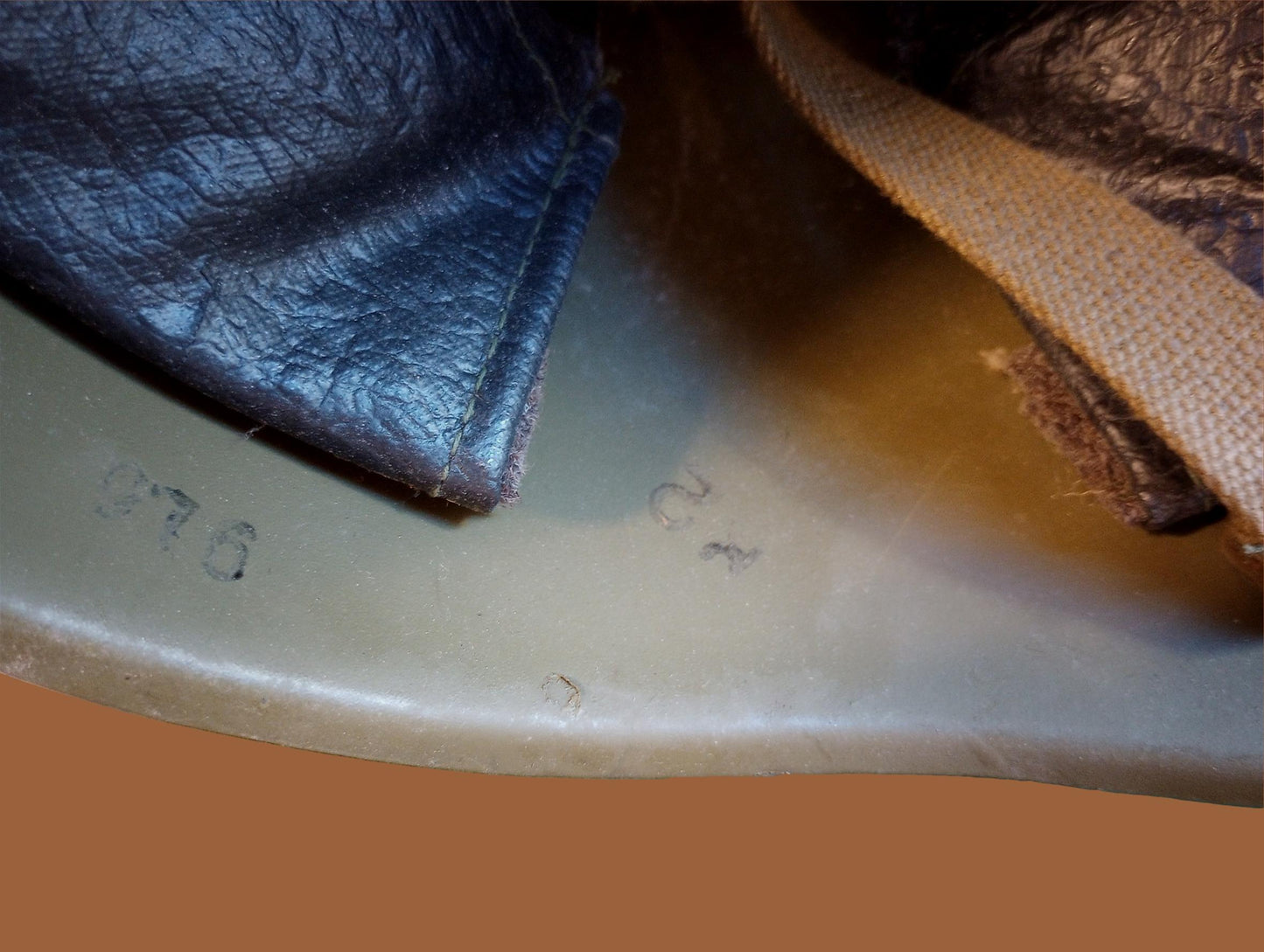 POST WWII RUSSIAN SSH-40 HELMET WITH LINER AND CHIN STRAP 1957