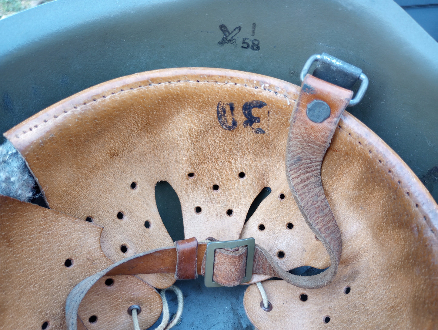 CZECH MILITARY VZ-53 HELMET AND LEATHER LINER WITH CHIN STRAP EARLY VERSION