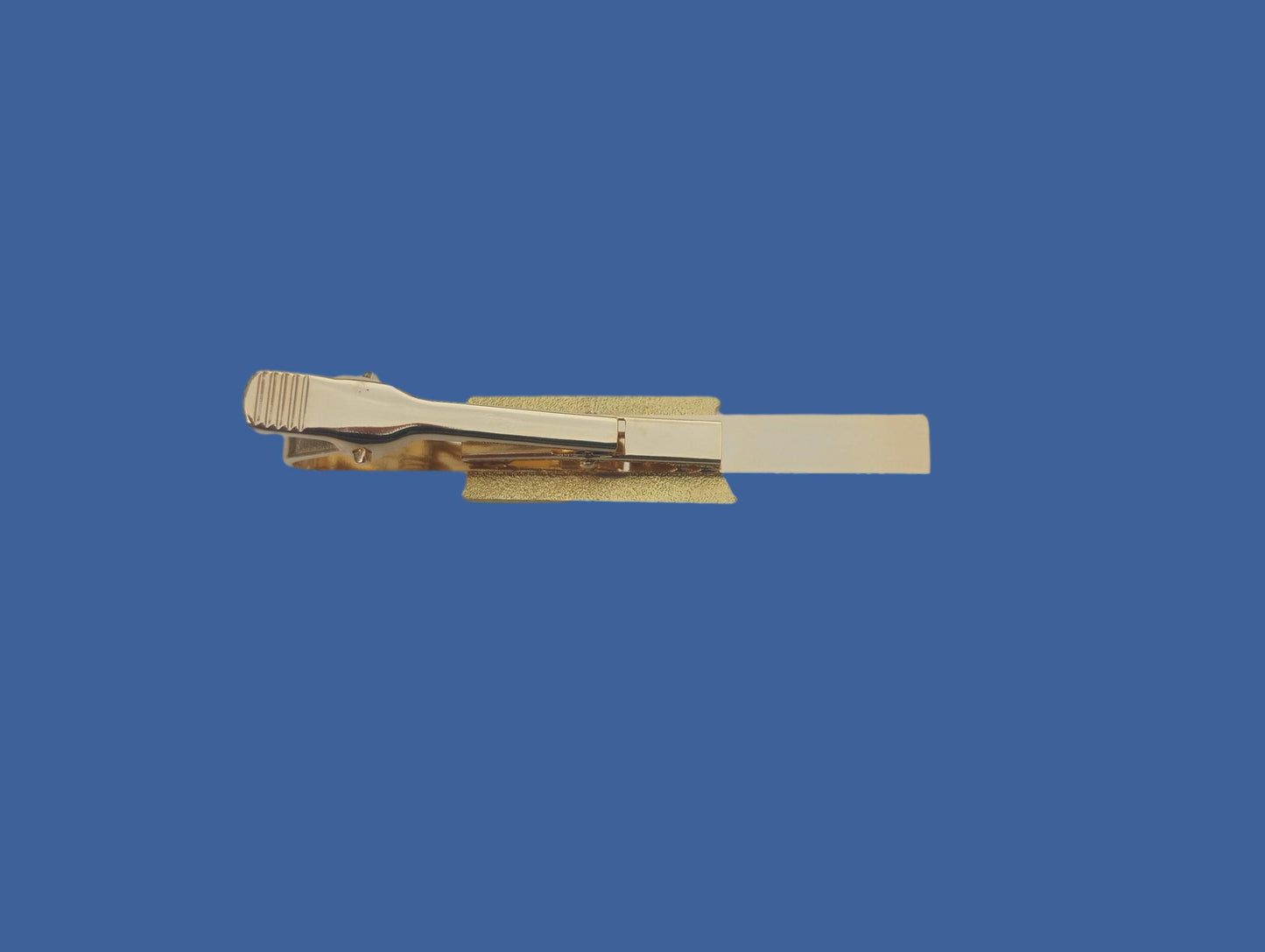 U.S MILITARY NAVY TIE BAR OR TIE TAC CLIP ON TYPE U.S NAVY OFFICIAL PRODUCT