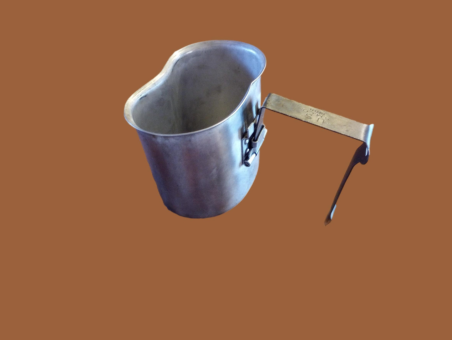 WWII U.S MILITARY CANTEEN CUP DATED 1944 STAMPED S.M CO ORIGINAL