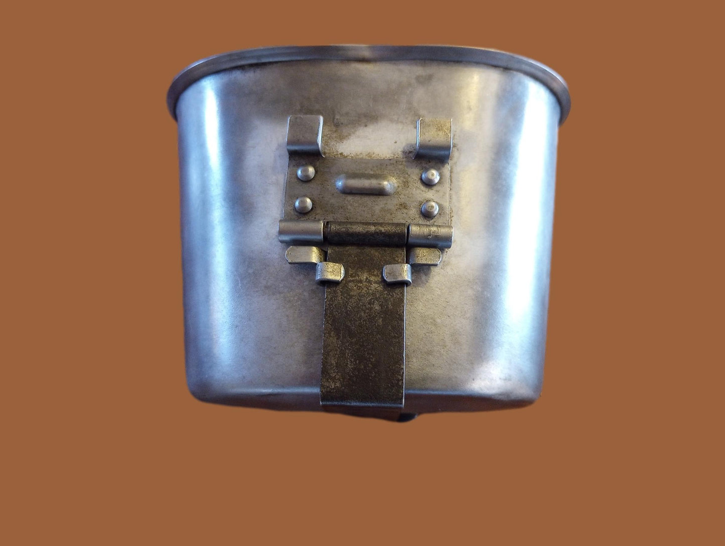 WWII U.S MILITARY CANTEEN CUP DATED 1944 STAMPED S.M CO ORIGINAL