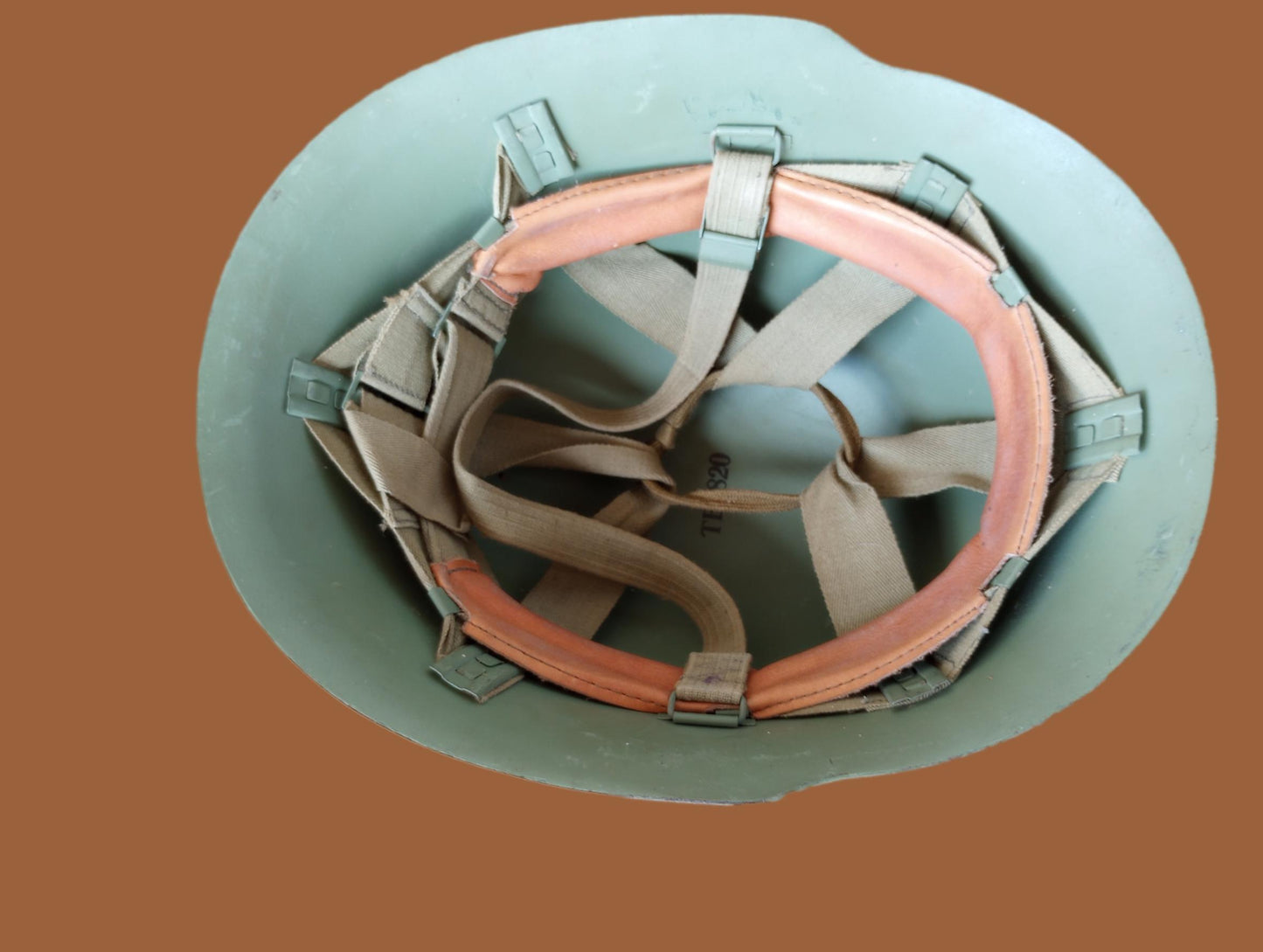 YUGOSLAVIAN COMBAT HELMET JNA YPA M59/85 YUGOSLAV PEOPLES ARMY RED STAR