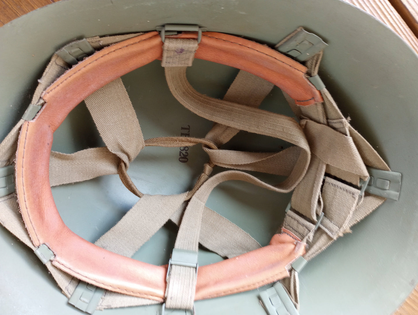 YUGOSLAVIAN COMBAT HELMET JNA YPA M59/85 YUGOSLAV PEOPLES ARMY RED STAR