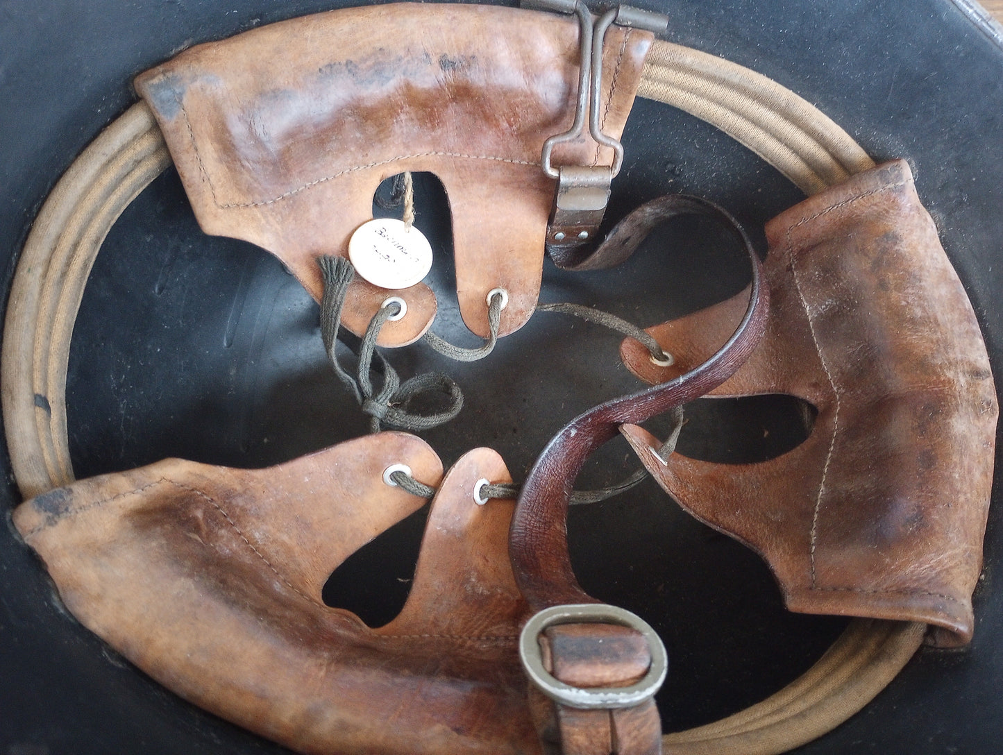 WWII ORIGINAL SWISS HELMET M-18/40 STEEL COMBAT HELMET LEATHER LINER