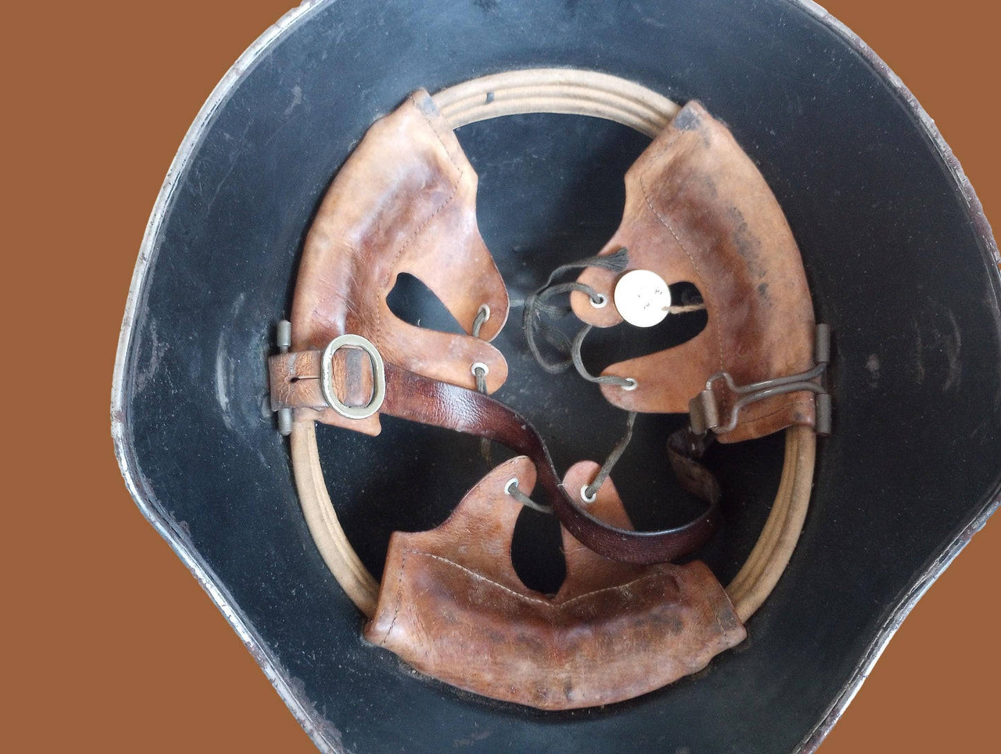 WWII ORIGINAL SWISS HELMET M-18/40 STEEL COMBAT HELMET LEATHER LINER